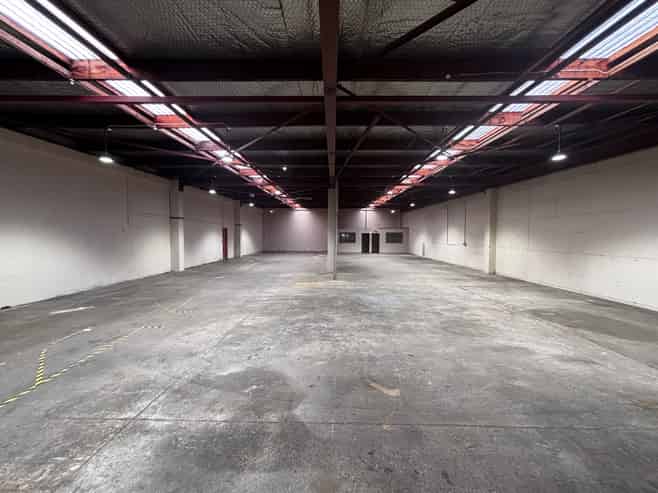 Quality warehouse on Port Road!