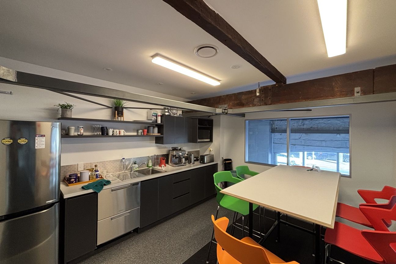 Modern Office Space on Busy Thorndon Quay - Altro