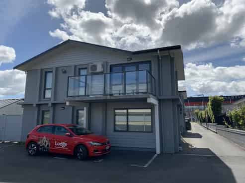 5 Chevalier Court 809 Heaphy Tce, Claudelands