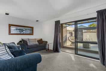 1/9 Short Street, Waltham