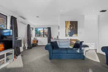 1/9 Short Street, Waltham