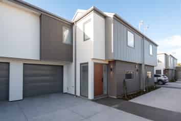 2/6 Strauss Place, SOMERFIELD