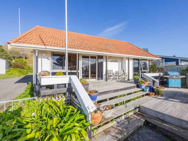 3432 Pourerere Beach Road, Pourerere
