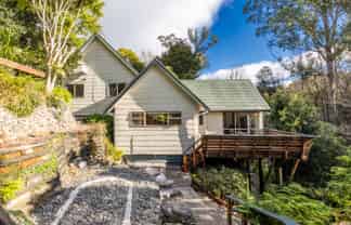 22 Burns Road, Hospital Hill