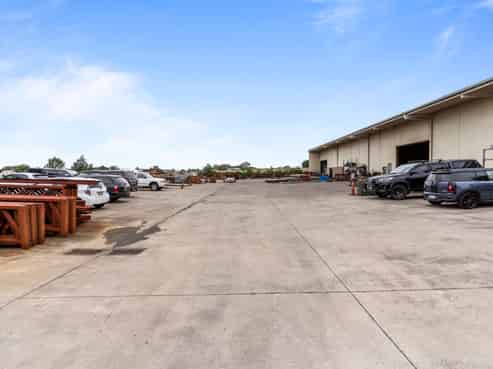 Split Risk Industrial Investment on 1.3ha 