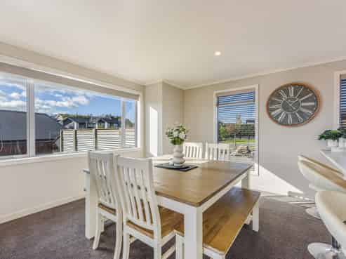 42 Katania Heights, Brightwater