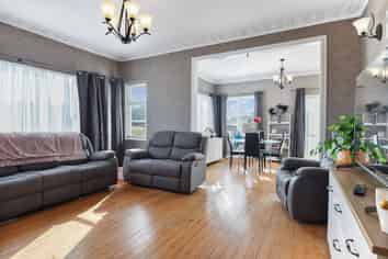 15 South Road, Mamaku