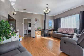 15 South Road, Mamaku