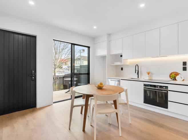 1-8/6C Kingsway Avenue, Sandringham