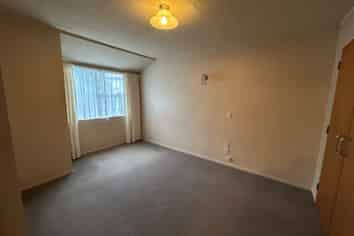 1/2 Angell Street, Johnsonville