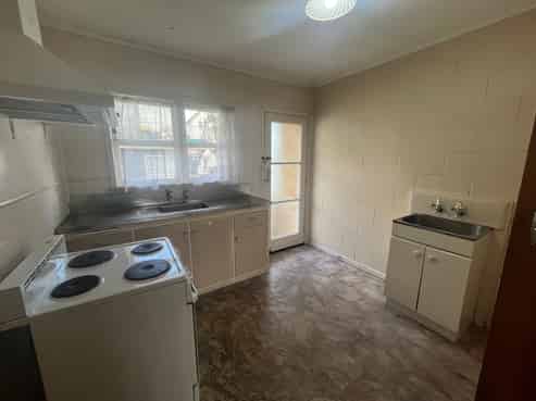 2/44 Cameron Road, Hamilton East