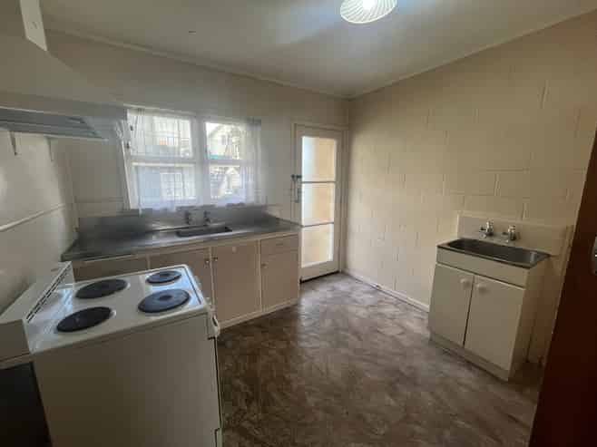 2/44 Cameron Road, Hamilton East