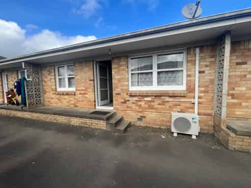 2/44 Cameron Road, Hamilton East