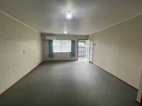 2/44 Cameron Road, Hamilton East