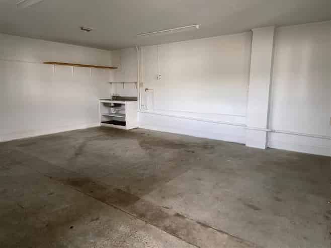 SMALL FRANKTON UNIT CLOSE TO SH1C