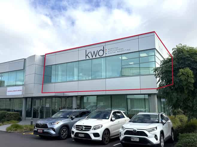 Super 168sqm Albany office, seven car parks