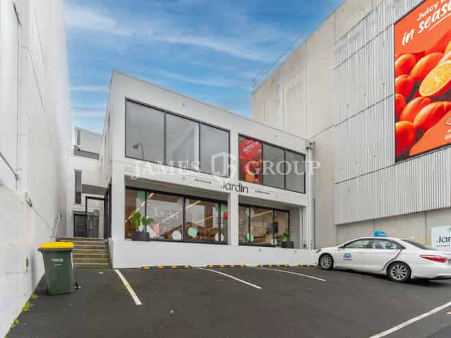 PROMINENT PARNELL LEVEL 1 OFFICE