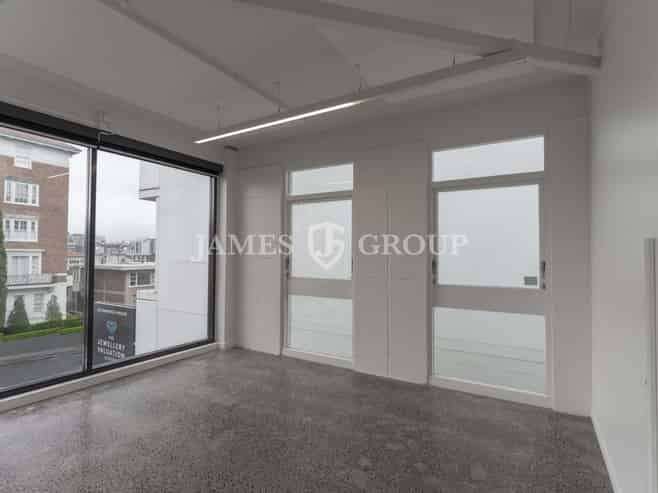 PROMINENT PARNELL LEVEL 1 OFFICE