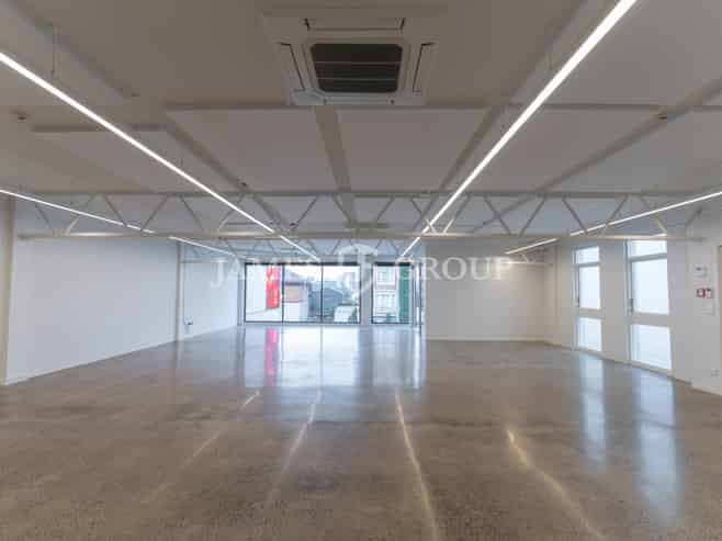 PROMINENT PARNELL LEVEL 1 OFFICE