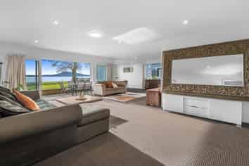 11B Willow Avenue, Hannahs Bay