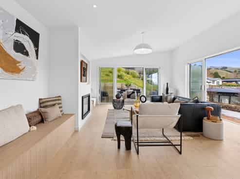 2 Charters Lane, Stoke