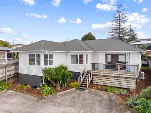11A Divich Avenue, Te Atatu South
