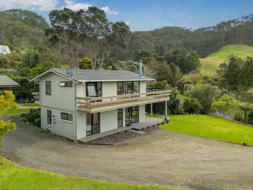 39 Grange Road, Hahei