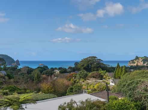 39 Grange Road, Hahei