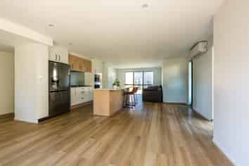 34 Seafarer Cres, Stanmore Bay
