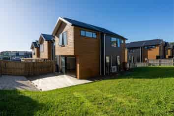 34 Seafarer Cres, Stanmore Bay
