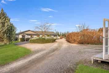 121 McLeods Road, Sefton