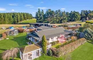 121 McLeods Road, Sefton
