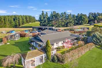 121 McLeods Road, Sefton