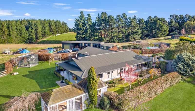 121 McLeods Road, Sefton