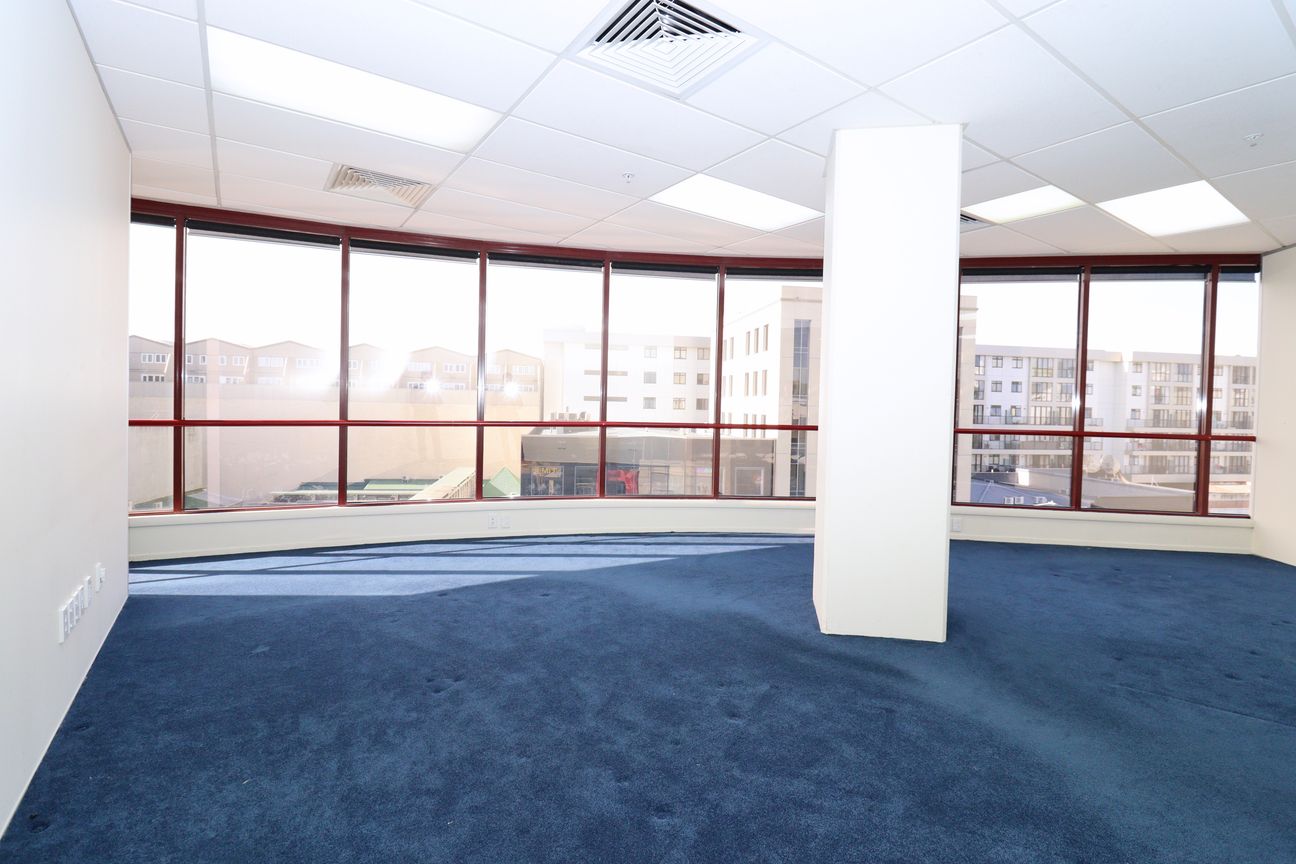 Multiple offices space available on Broadway - Vista 4