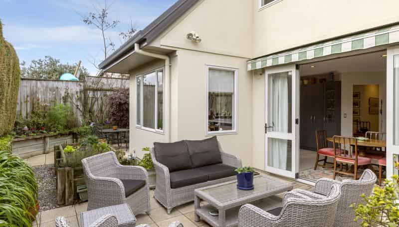 12a Gradwell Place, Two Mile Bay