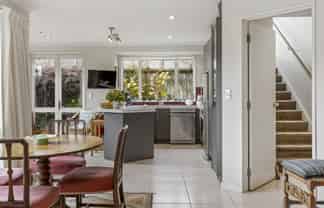 12a Gradwell Place, Two Mile Bay