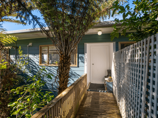 20 Church Bay Road, Oneroa