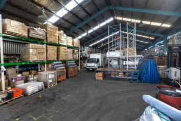 Sole Agency: 1,500sqm with Sharp Rentals