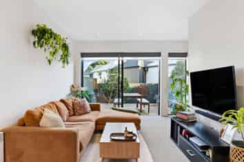 13/6 Oswald Crescent, Paparangi