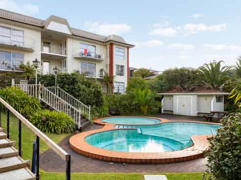 12/10 Hunter Street, Hamilton Lake