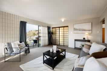 12/10 Hunter Street, Hamilton Lake