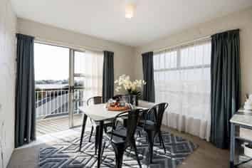 12/10 Hunter Street, Hamilton Lake