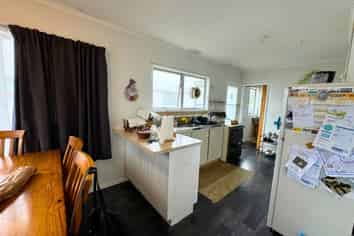 17 Huruhuru, Massey
