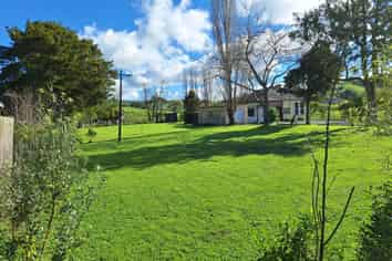 2354 Paparoa-Oakleigh Road, Paparoa