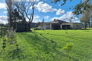 2354 Paparoa-Oakleigh Road, Paparoa