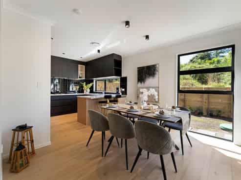 11 Taipahitini Road, Karaka