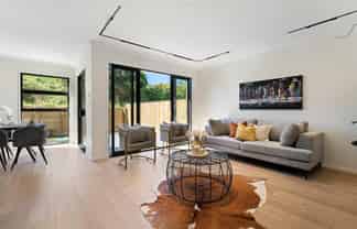 11 Taipahitini Road, Karaka