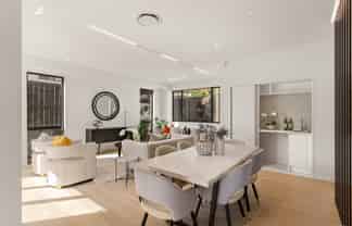 2/1 Montana Avenue, Murrays Bay