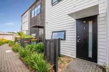2D Ellen Avenue, Hillcrest